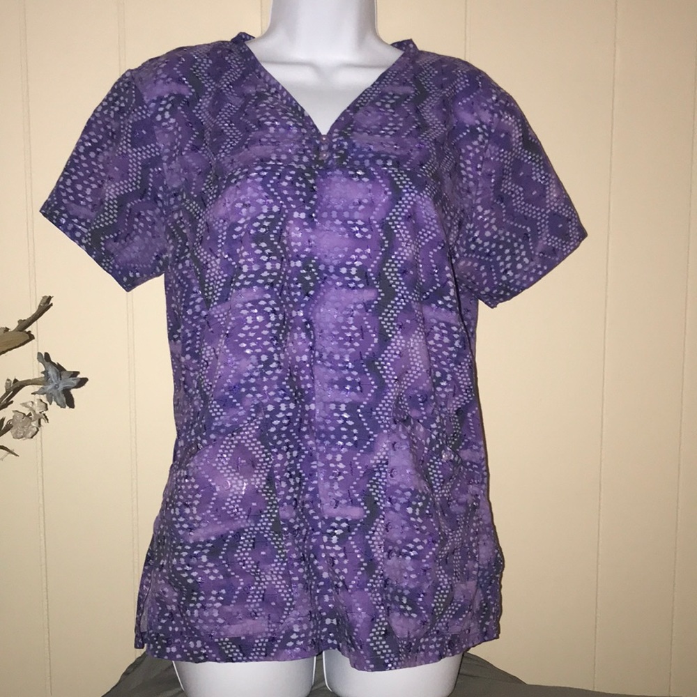 Barco scrub top